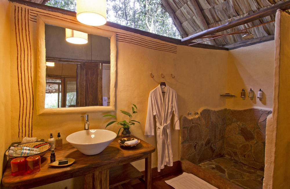 Sanctuary Gorilla Forest Camp 호텔 Ntungamo  외부 사진